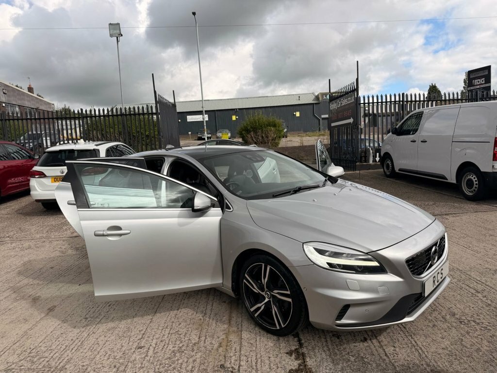 Volvo V40 D2 R-design Pro White #18