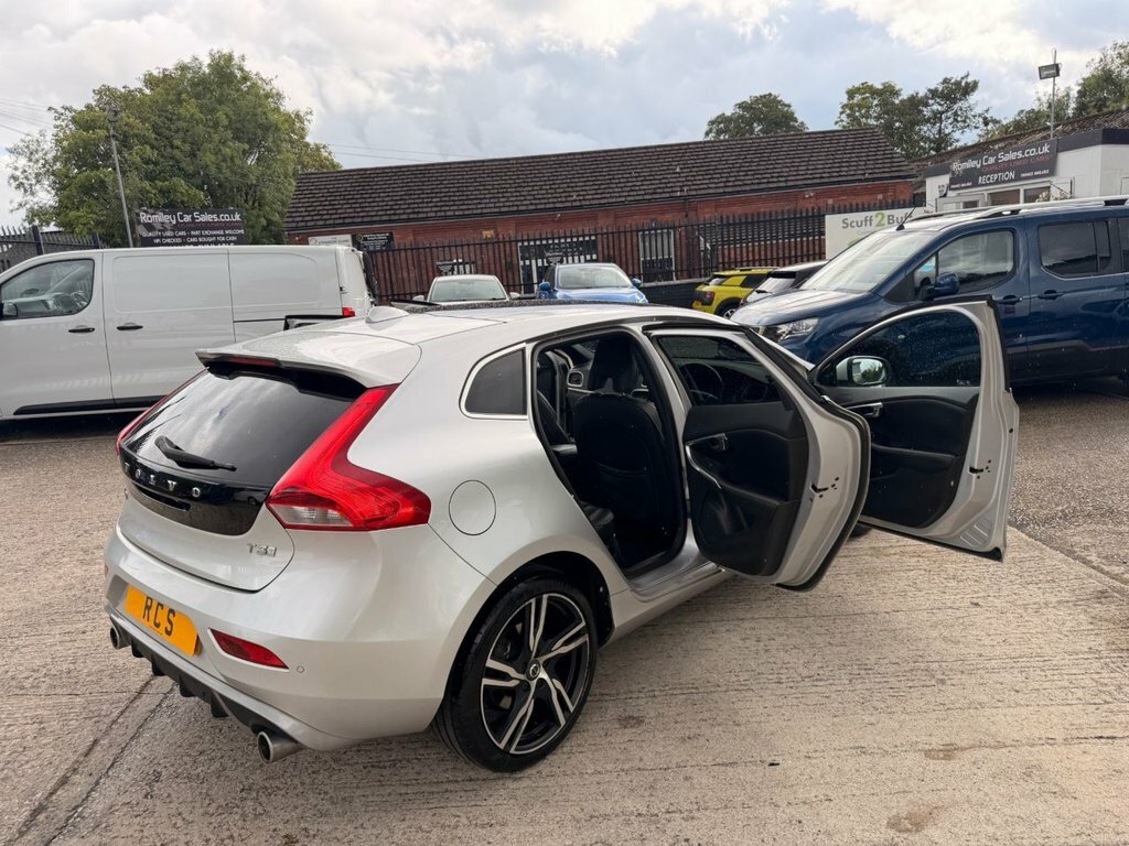 Volvo V40 D2 R-design Pro White #19