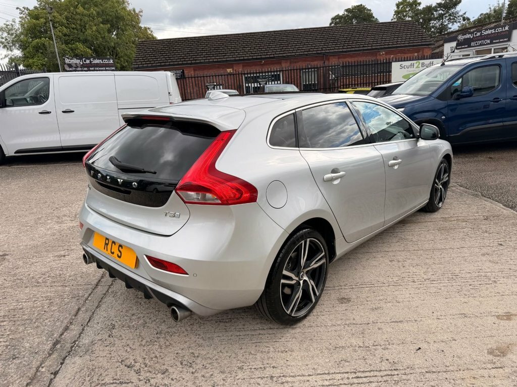 Volvo V40 1.5L R-design Edition Silver #2