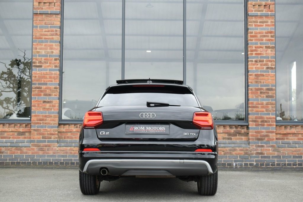 Audi Q2 1.6L S Line Black #6