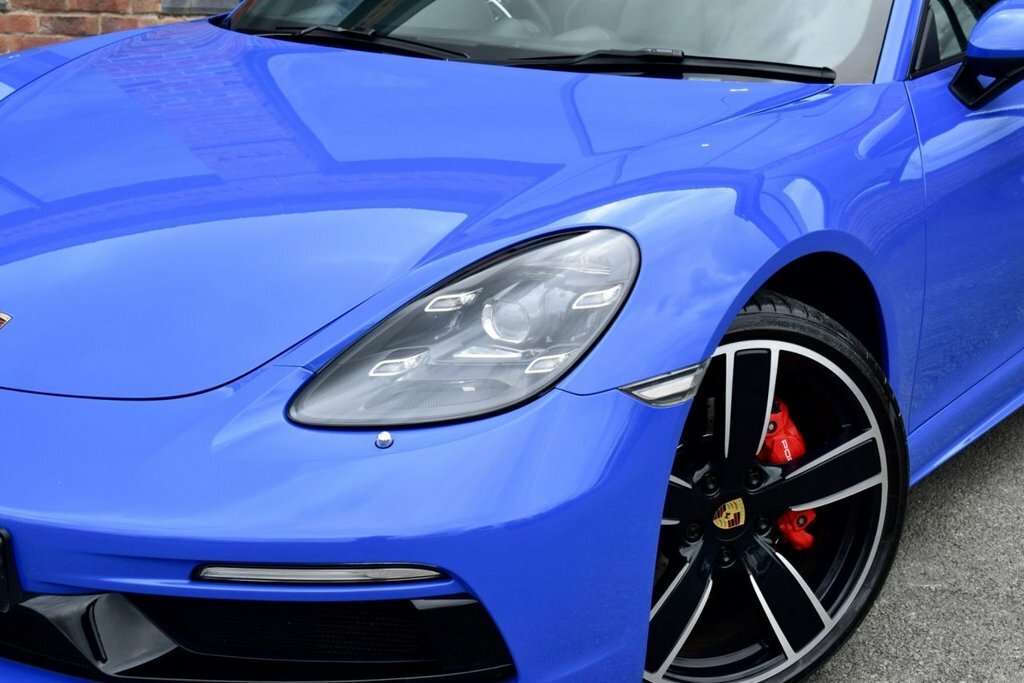 Porsche 718 Cayman T Gts Black #37