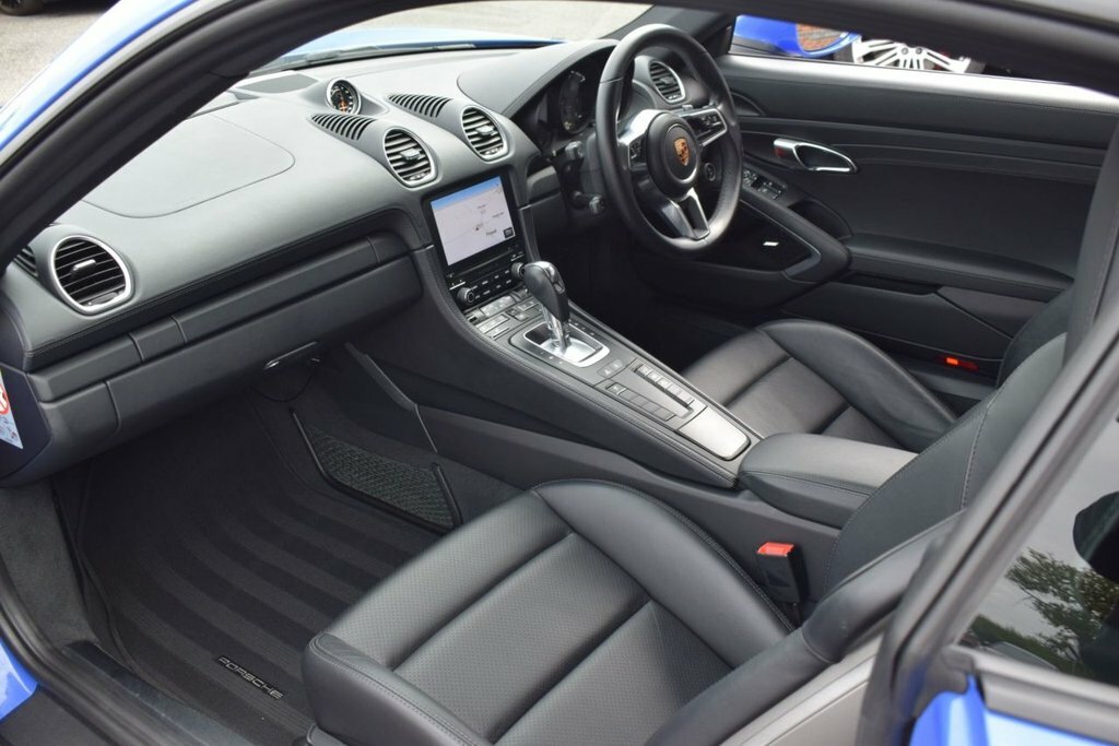 Porsche 718 Cayman T Gts Black #30