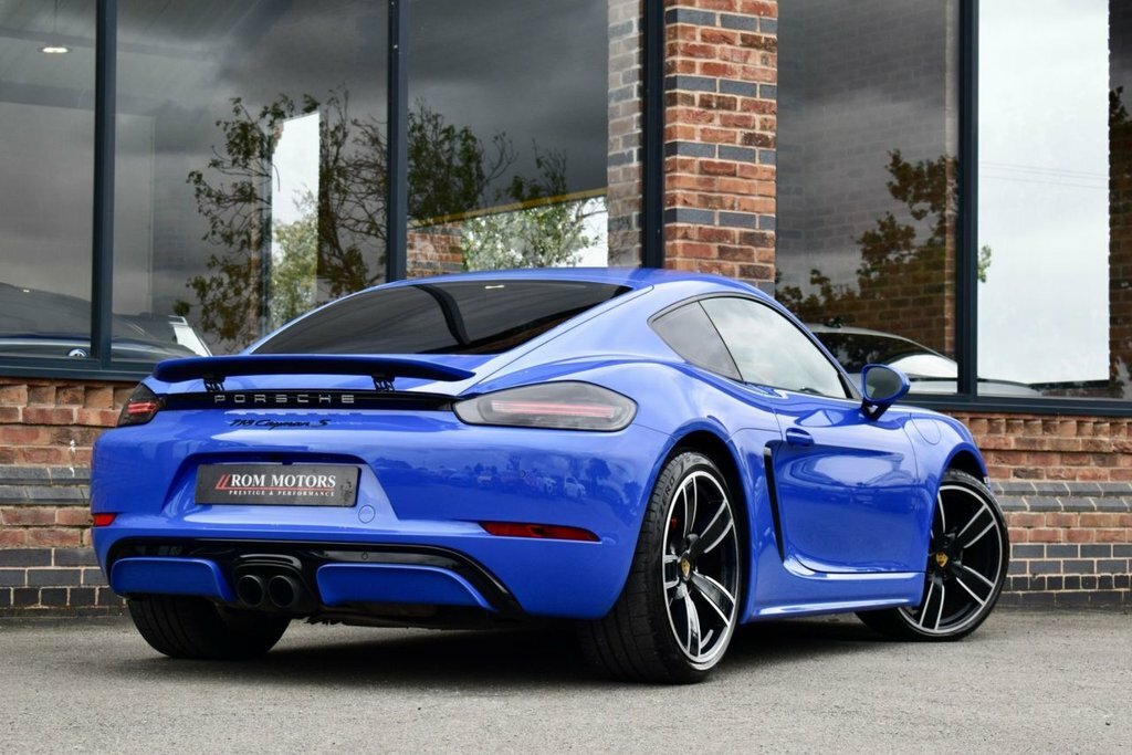 Porsche 718 Cayman T Gts Black #38