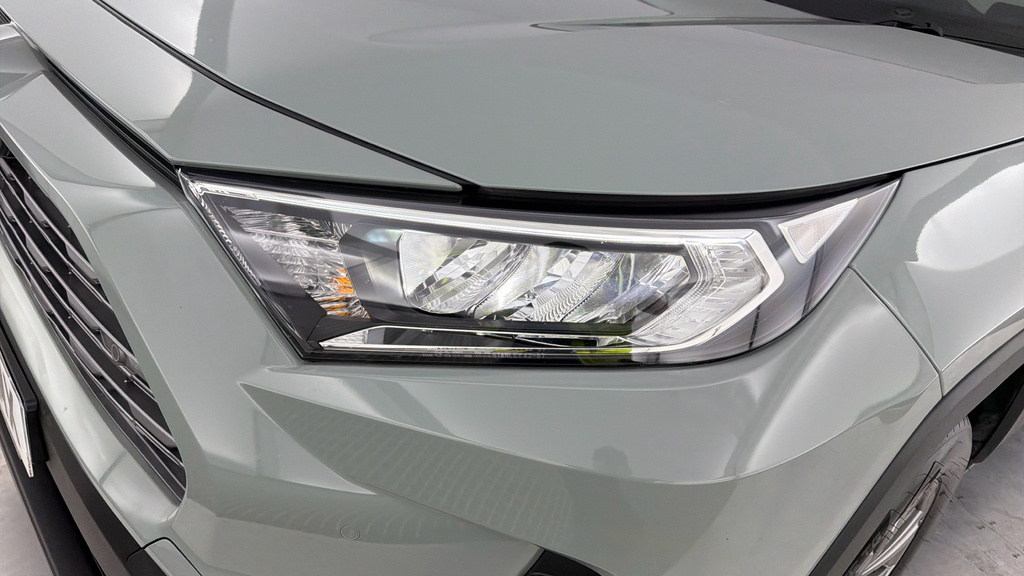 Toyota Rav 4 Dynamic White #20
