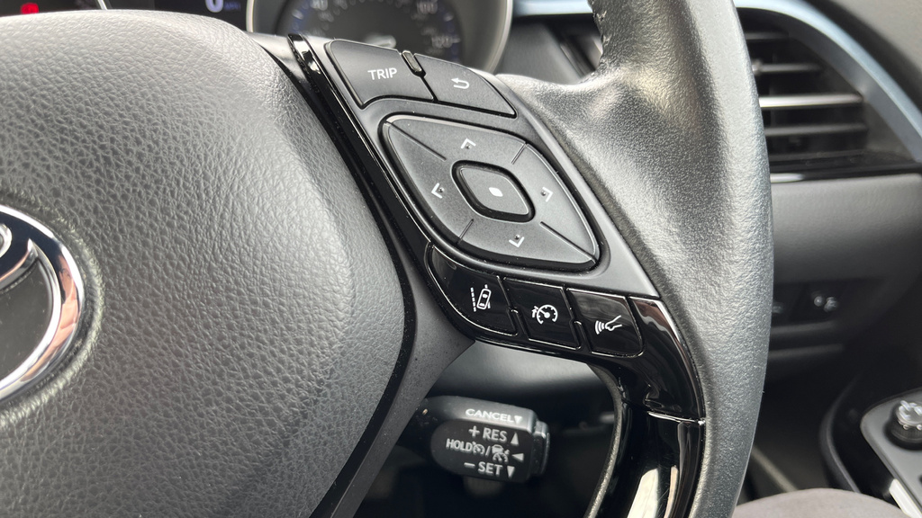 Toyota C-Hr Dynamic Blue #34