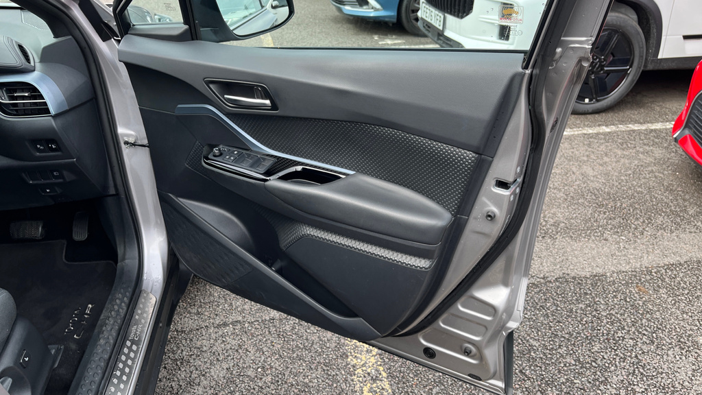 Toyota C-Hr Dynamic Blue #41
