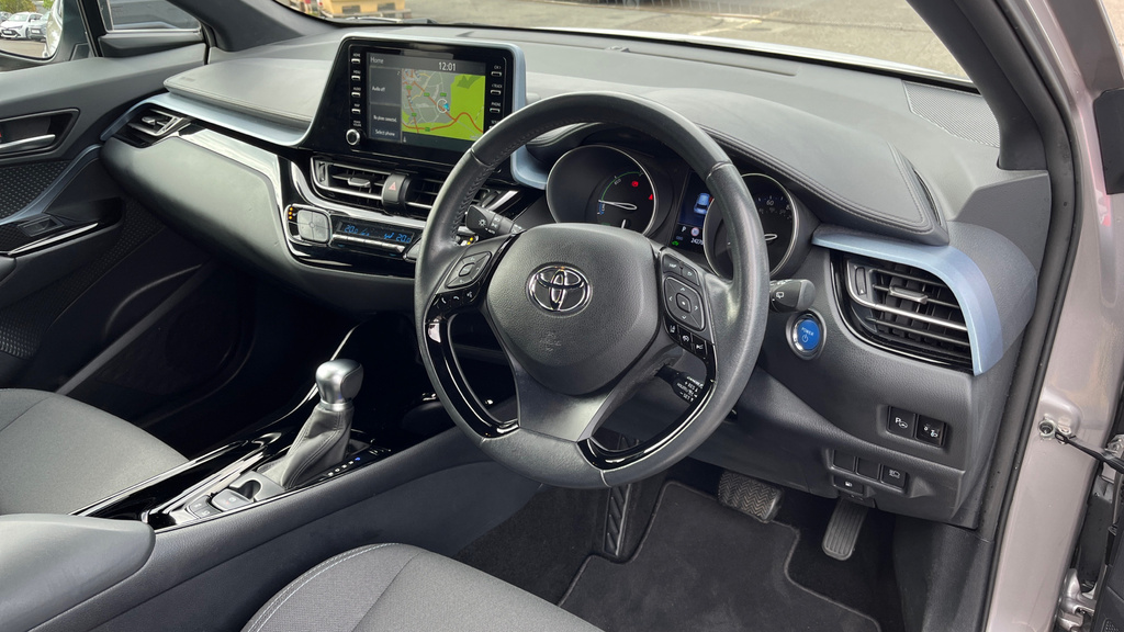 Toyota C-Hr Dynamic Blue #40