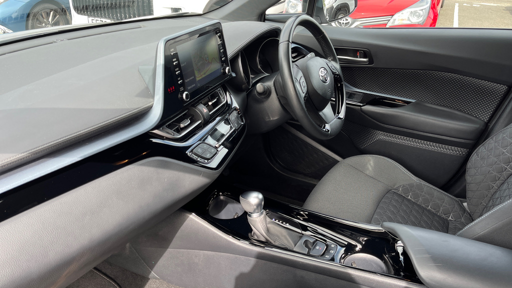 Toyota C-Hr Dynamic Blue #50