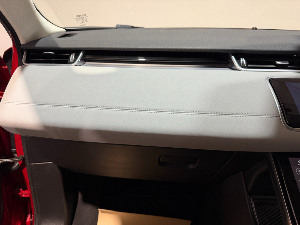 Land Rover Range Rover Evoque 2.0 D180 First Edition Silver #23