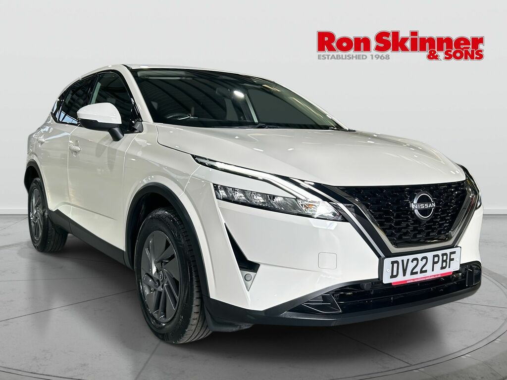 Nissan Qashqai 1.3 Dig-t Mhev Acenta Premium Suv Hybri White