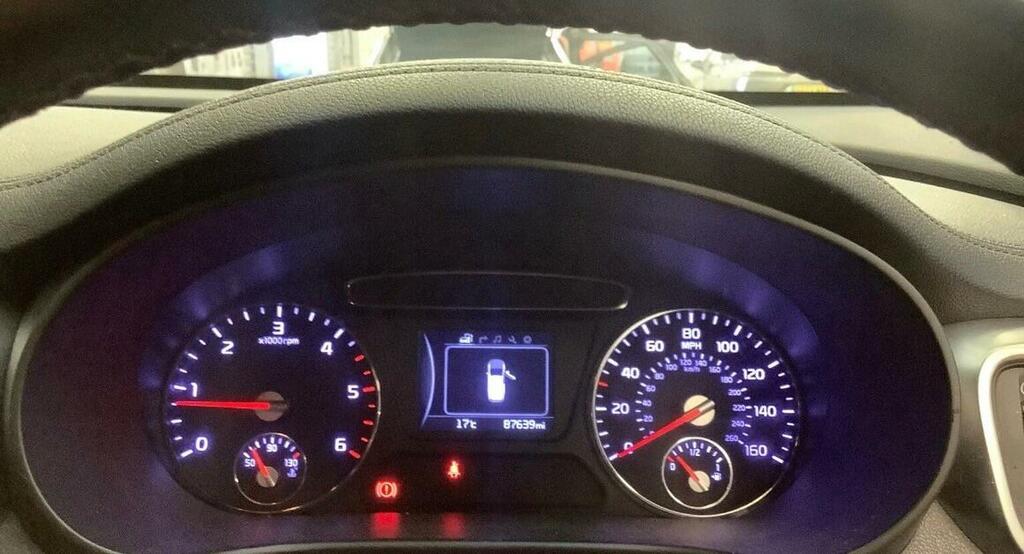 Kia Sorento Suv White #10