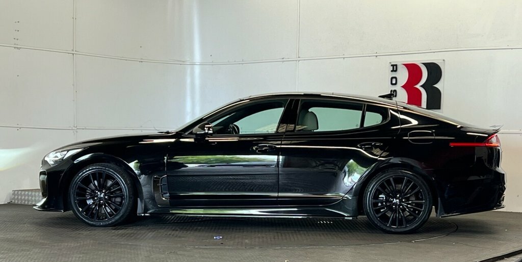 Kia Stinger 2L Gt-line S Black #6