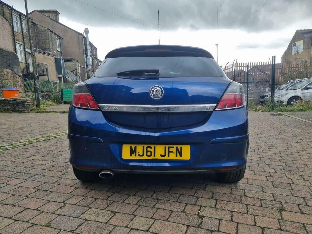 Vauxhall Astra Hatchback White #7