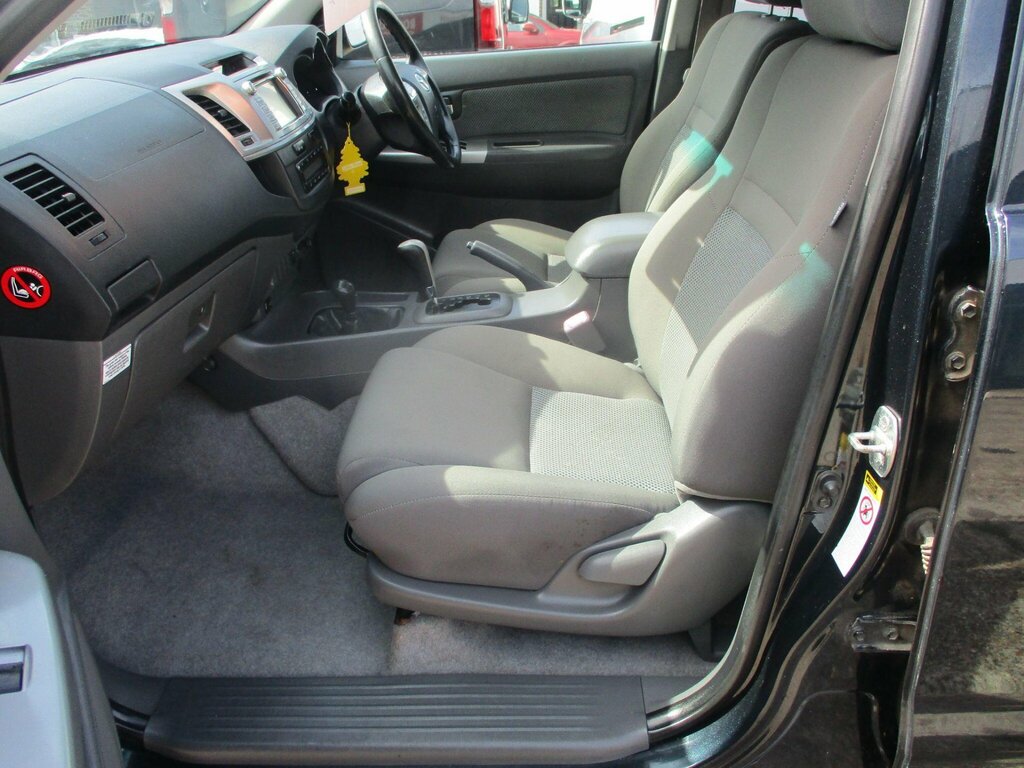Toyota HILUX 3.0 Invincible 4X4 D-4d Dcb 169 Bhp Black #12