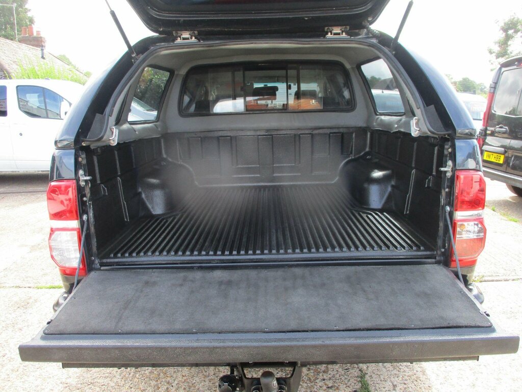 Toyota HILUX 3.0 Invincible 4X4 D-4d Dcb 169 Bhp Black #22