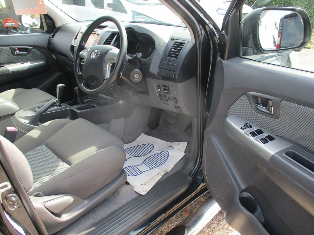 Toyota HILUX 3.0 Invincible 4X4 D-4d Dcb 169 Bhp Black #26