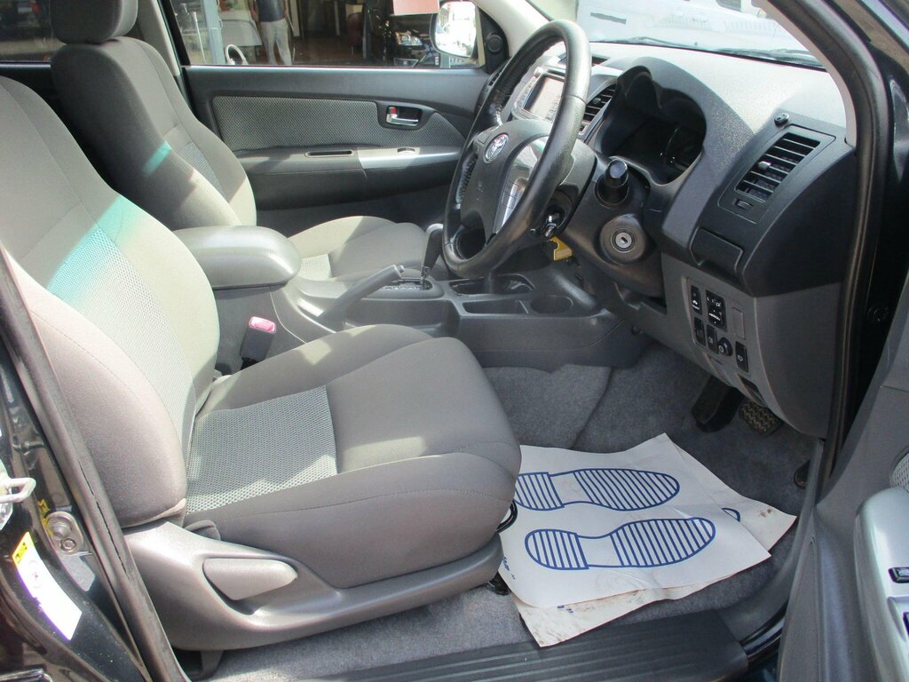 Toyota HILUX 3.0 Invincible 4X4 D-4d Dcb 169 Bhp Black #27