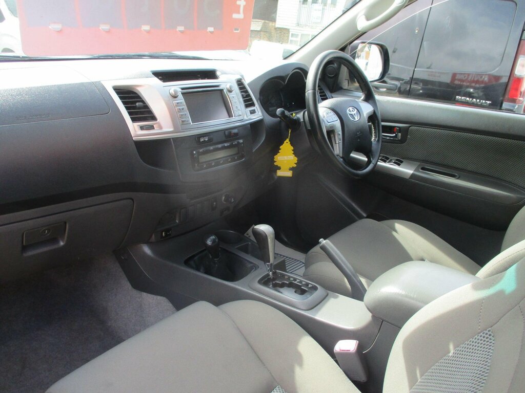 Toyota HILUX 3.0 Invincible 4X4 D-4d Dcb 169 Bhp Black #11