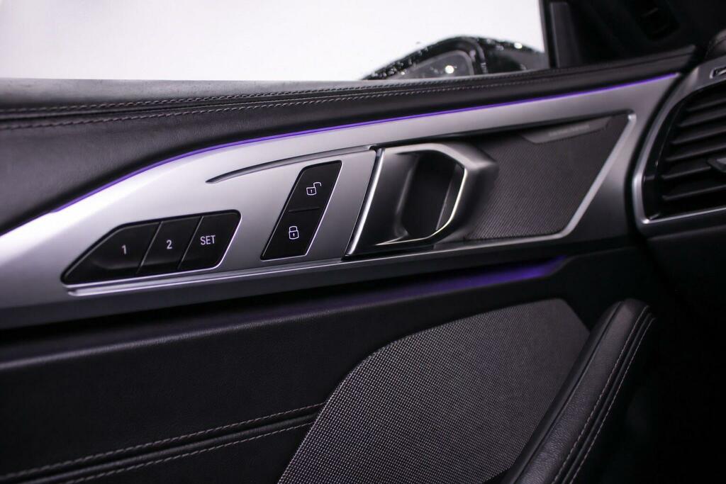 BMW 8 Series 3.0 840I Saloon Black #22