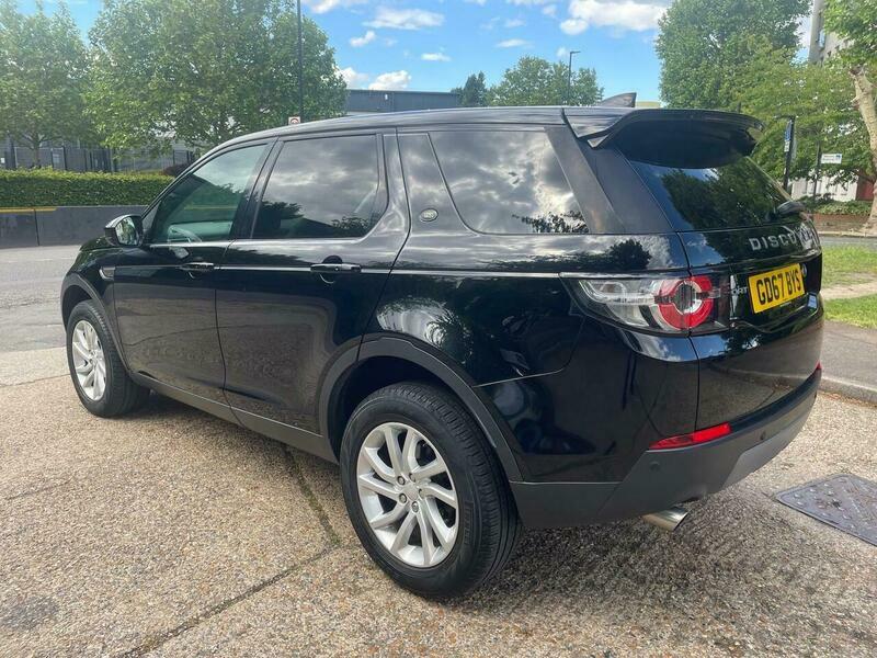 Land Rover Discovery Sport 2.0 Si4 Se Tech Black #4