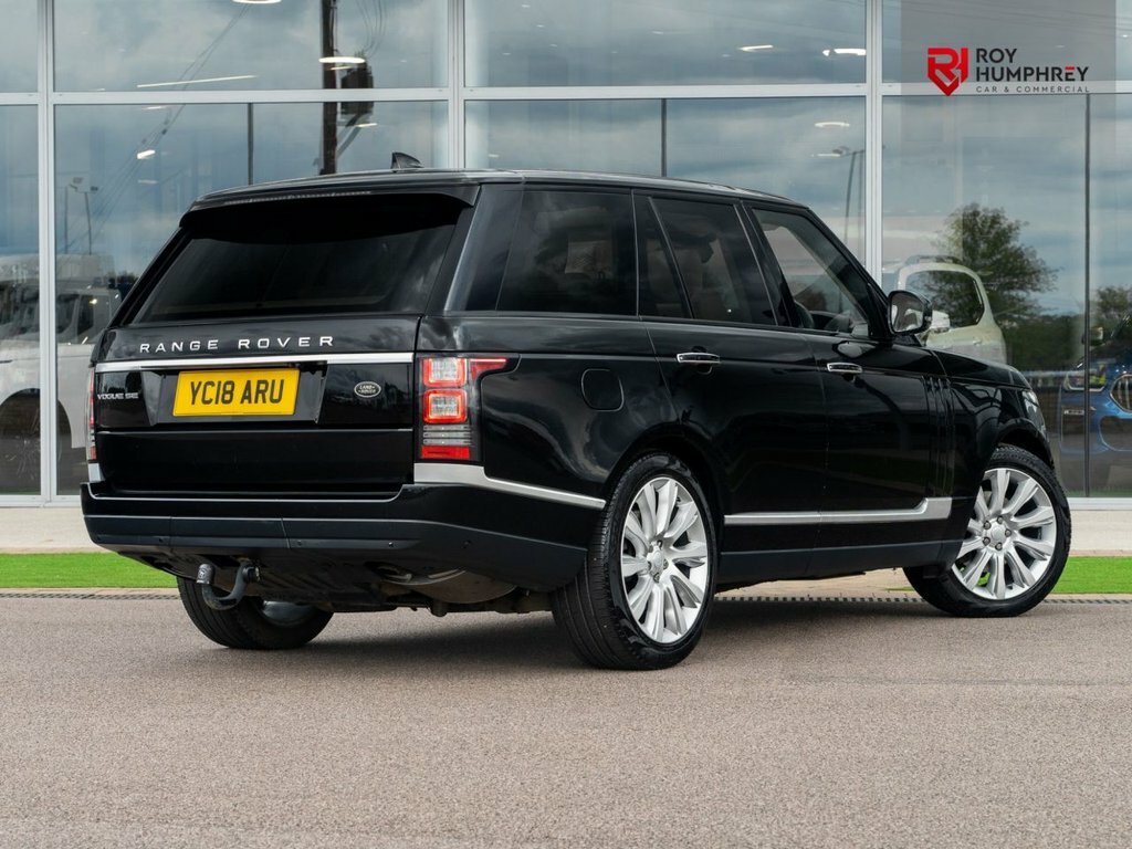 Land Rover Range Rover 3L Vogue Se YC18ARU Black #2