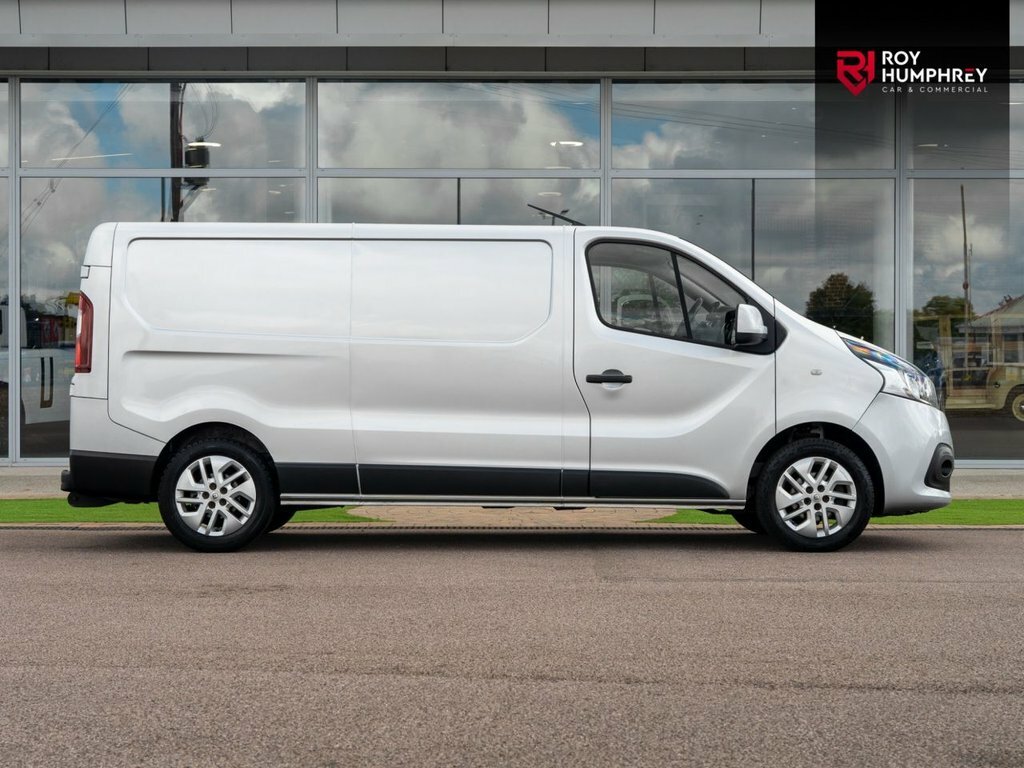 Renault Trafic 1.6L Sport Nav Silver #3