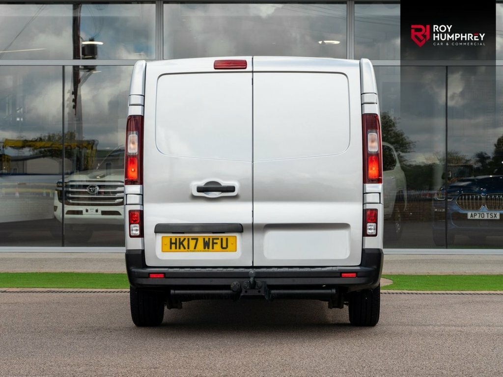 Renault Trafic 1.6L Sport Nav Silver #5
