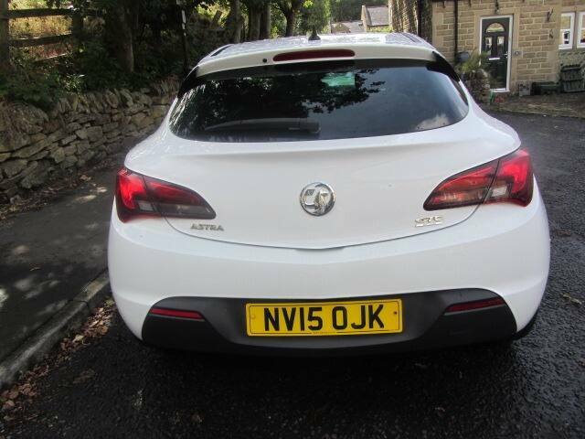 Vauxhall Astra GTC 1.6 Cdti 16V Ecoflex Sri White #2