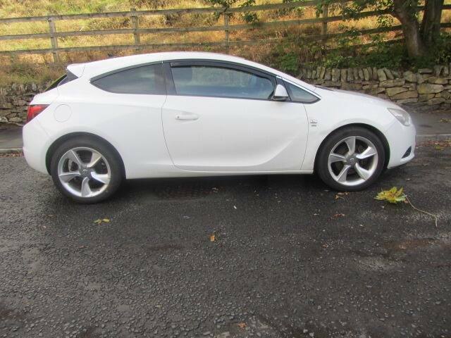 Vauxhall Astra GTC 1.6 Cdti 16V Ecoflex Sri White #6