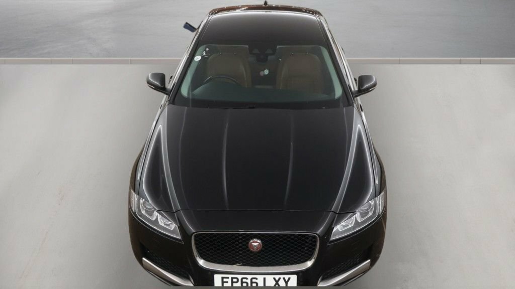 Jaguar XF 2L Portfolio Black #6