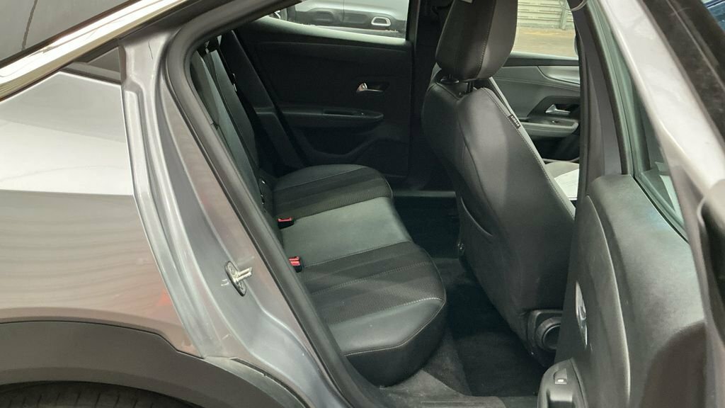 Vauxhall Mokka-e 100Kw Elite Premium 50Kwh White #9