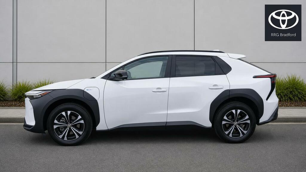 Toyota bZ4X 71.4Kwh Motion 11Kw Obc White #4