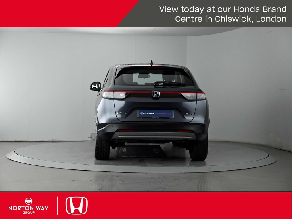 Honda Hr-V Elegance White #25