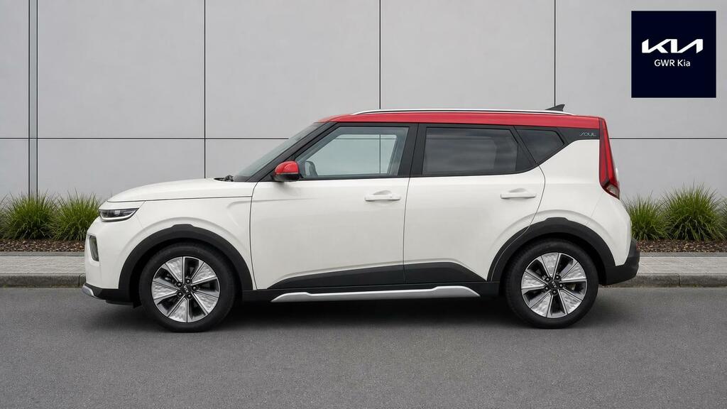 Kia Soul 64Kwh First Edition White #4