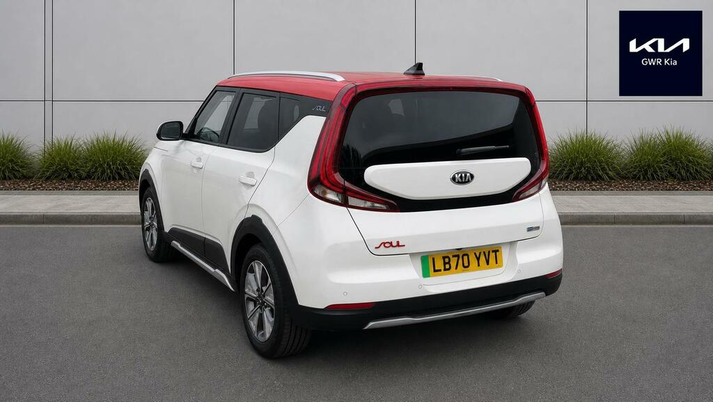Kia Soul 64Kwh First Edition White #6