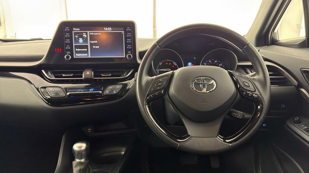 Toyota C-Hr Icon White #8