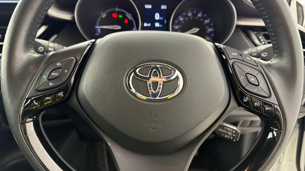 Toyota C-Hr Icon White #11