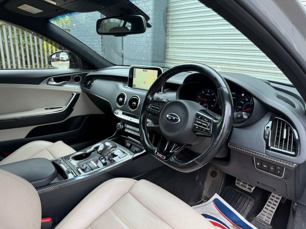 Kia Stinger 3.3 T-gdi Gt S Red #9