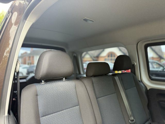 Volkswagen Caddy Maxi Life Mpv Red #41