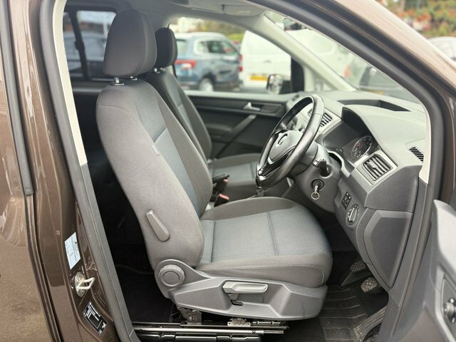 Volkswagen Caddy Maxi Life Mpv Red #11