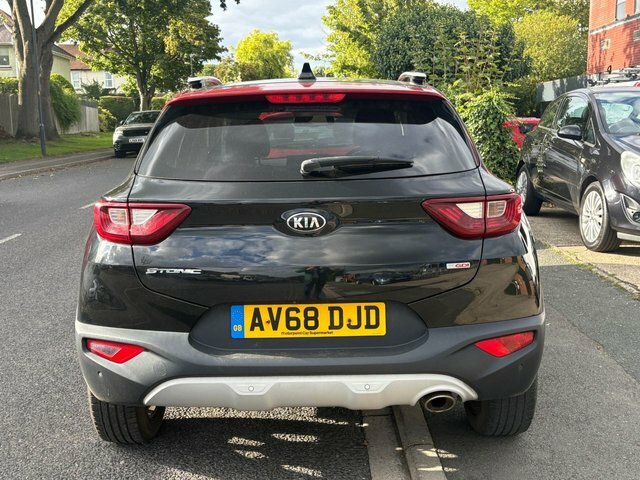 Kia Stonic T-gdi First Edition Suv Black #3