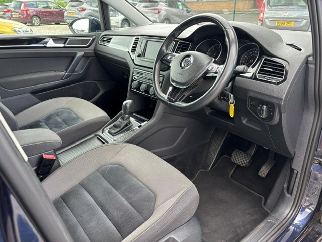 Volkswagen Golf SV Silver #5