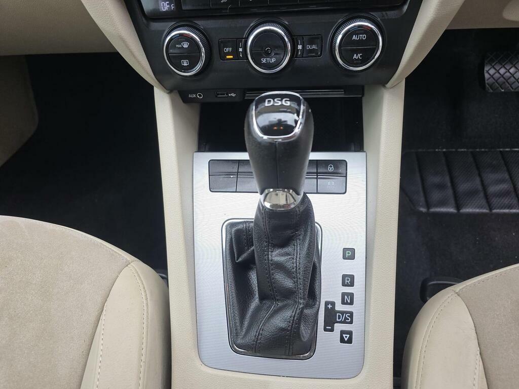 Skoda Octavia 1.6 Tdi Elegance Dsg Euro 5 S S Black