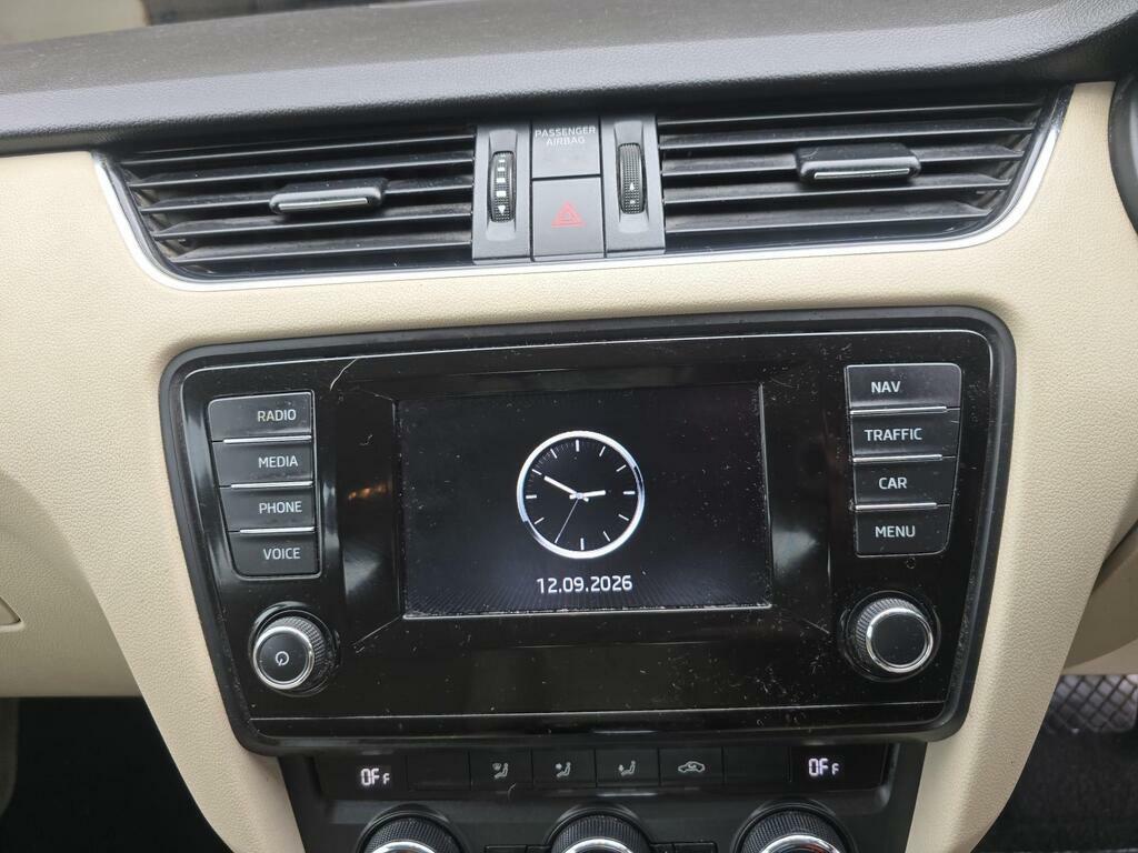 Skoda Octavia 1.6 Tdi Elegance Dsg Euro 5 S S Black #5