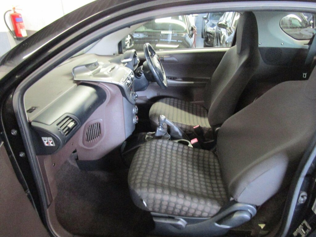 Toyota IQ 1.0 Vvt-i Euro 4 Black #6