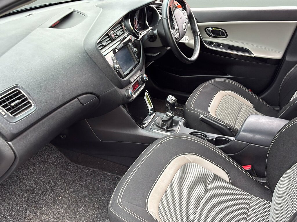 Kia Ceed 1.6 Crdi 3 Hatchback Euro 6 Ss Black #6