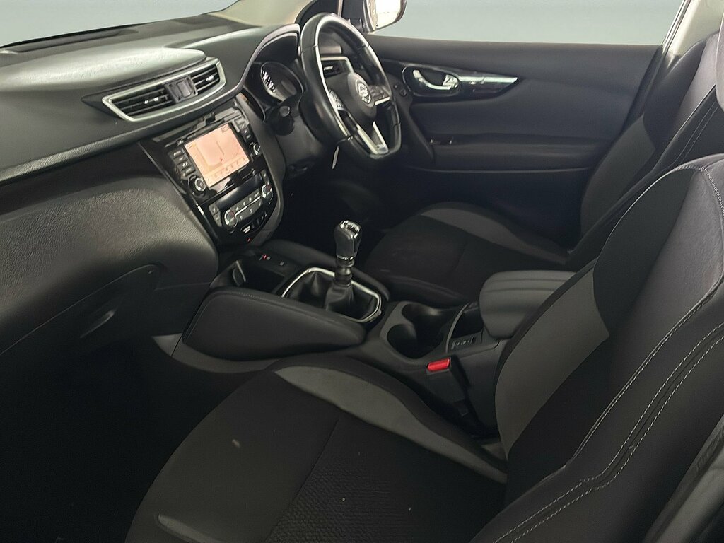 Nissan Qashqai 1.5 Dci Acenta Premium Suv Euro Black #5