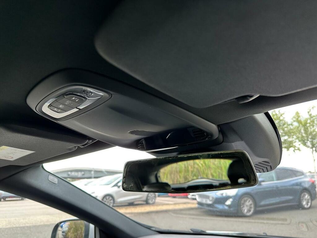 Volvo V40 T2 R-design White #18
