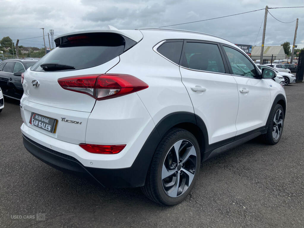 Hyundai Tucson 1.7 Crdi Blue Drive Sport Edition 2Wd White #6