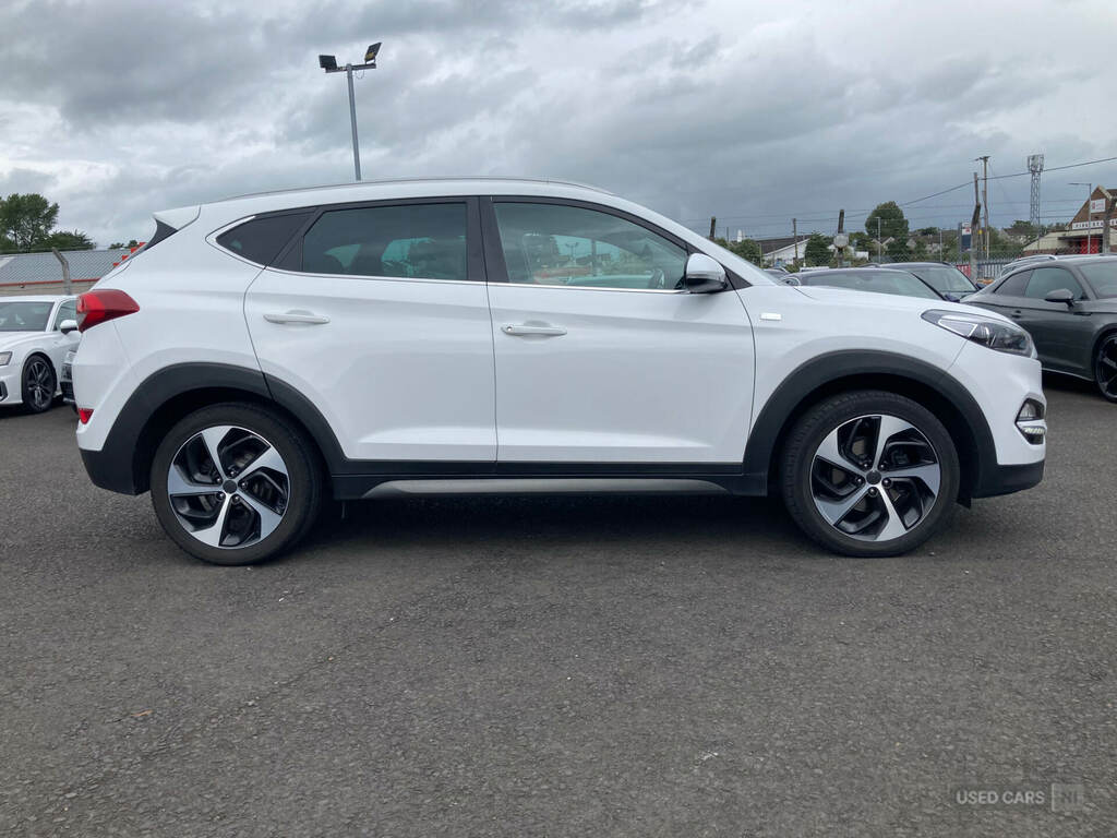 Hyundai Tucson 1.7 Crdi Blue Drive Sport Edition 2Wd White #2